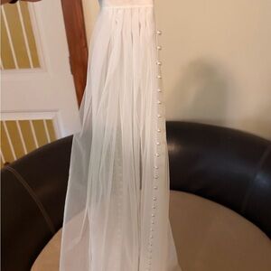 Sheer veil with Pearl Accents